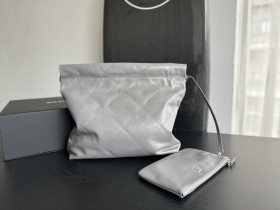 Handbag  Chanel  size  35cmx37cmx7 cm