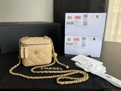 Handbag  Chanel AP1447  size 8.5cmx11cmx7 cm