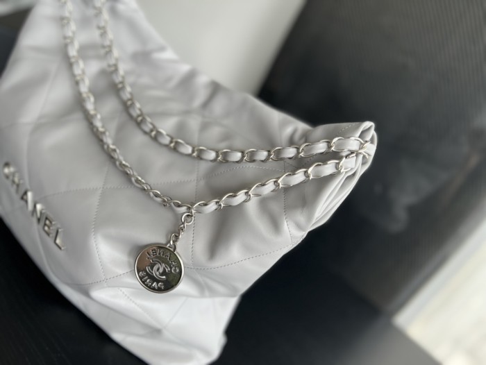 Handbag  Chanel  size 39cmx42cmx8 cm