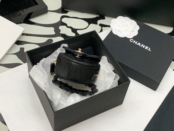  Handbag  Chanel  size  8*8.5*5.5* cm