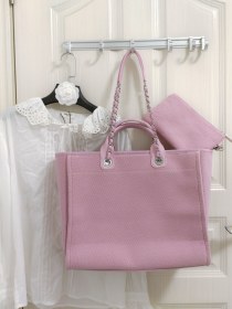 Handbag  Chanel   size  38 cm