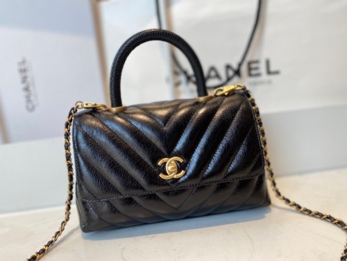 Handbag  Chanel  92993  size 23 cm