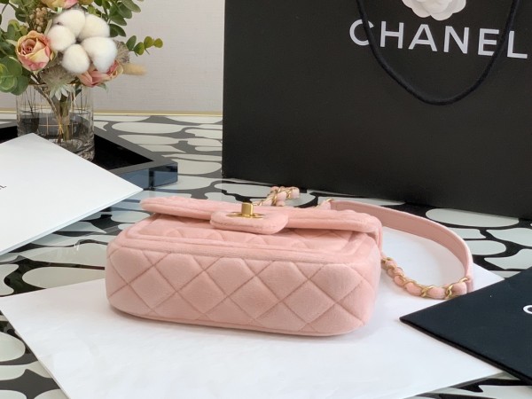 Handbag  Chanel  size  18×13×7 cm