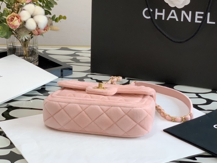 Handbag  Chanel  size  18×13×7 cm
