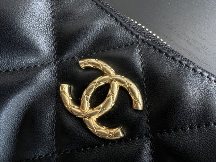 Handbag  Chanel   size  35cmx37cm11 cm