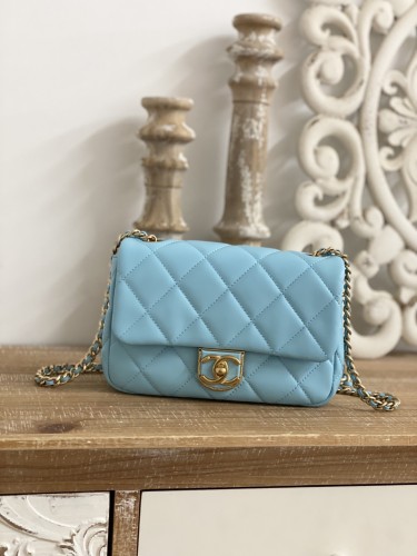 Handbag  Chanel  3474  size  15*20*8 cm