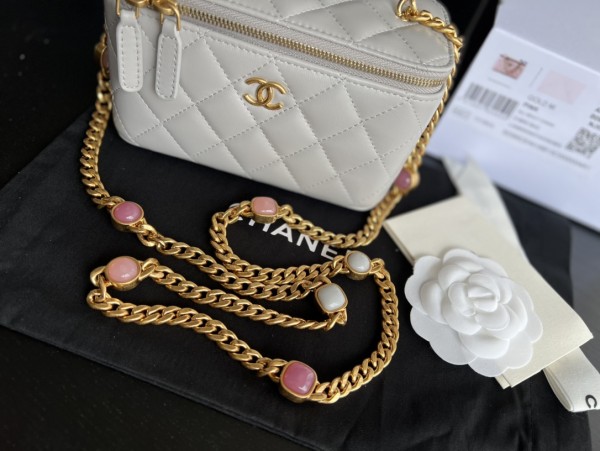 Handbag  Chanel  AP2937  size 8.5cmx11cmx7 cm