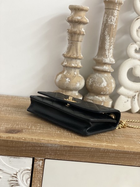 Handbag  Chanel  81221  size  19 cm