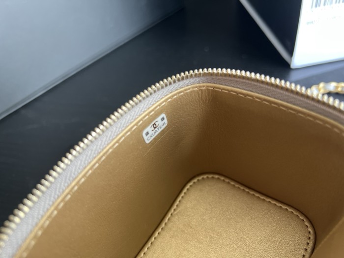 Handbag  Chanel  AP1447  size  8.5cmx11cmx7 cm 