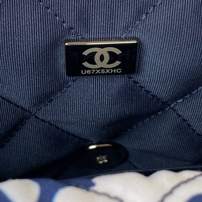 Handbag  Chanel AS3522  size 20 cm