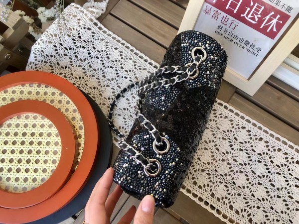 Handbag  Chanel   size  𝟐𝟎 𝐜𝐦