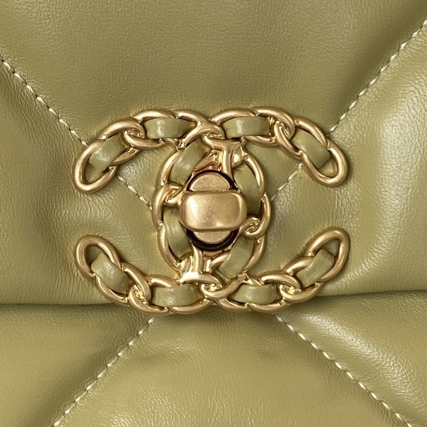 Handbag  Chanel  size 30 cm