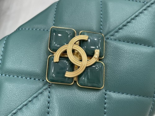 Handbag  Chanel  AS2633  size  18*7*12 cm