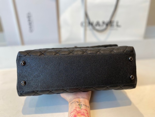 Handbag  Chanel   92991  size  28 cm