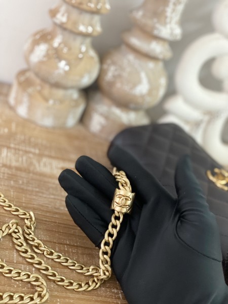 Handbag  Chanel  81221  size  19 cm