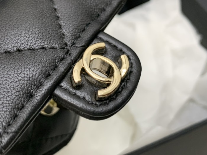  Handbag  Chanel  size  8*8.5*5.5* cm