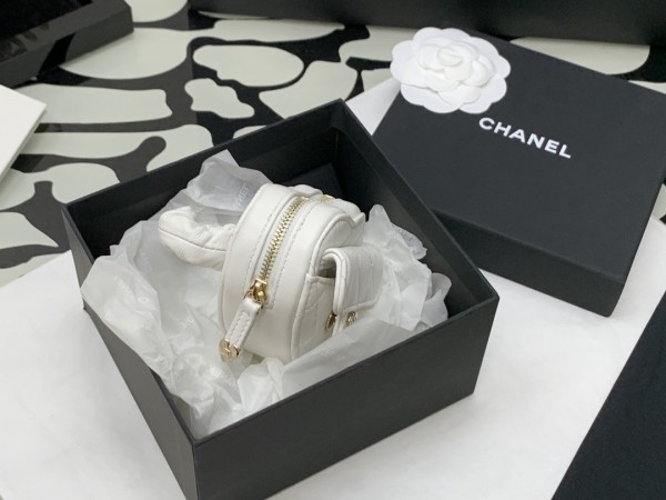  Handbag  Chanel   size  8*8.5*5.5* cm