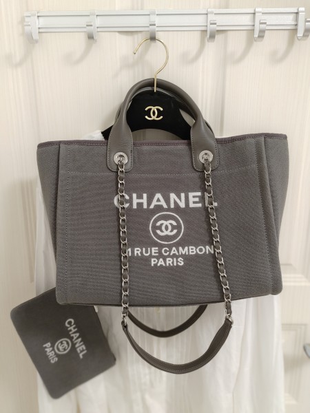 Handbag  Chanel  size  38 cm