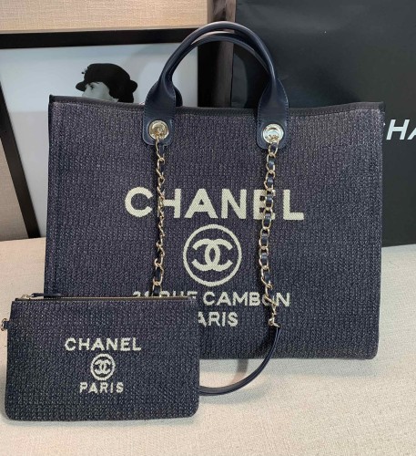Handbag  Chanel  size  38  cm