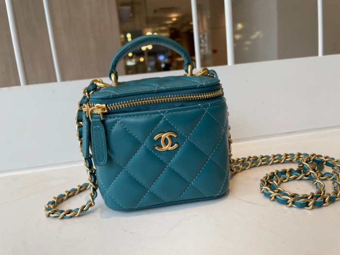 Handbag  Chanel  AP2198  size  11*8.5*7 cm