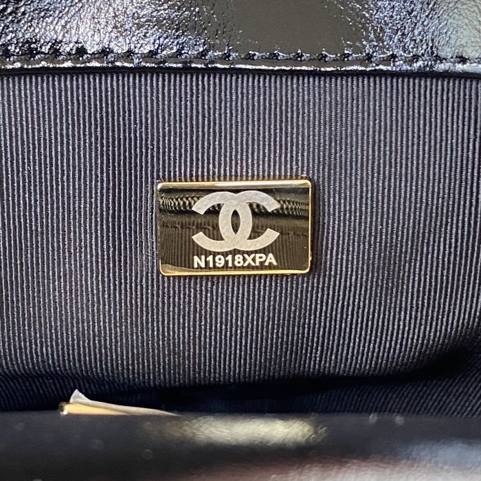 Handbag  Chanel AS1160  size   26/30 cm