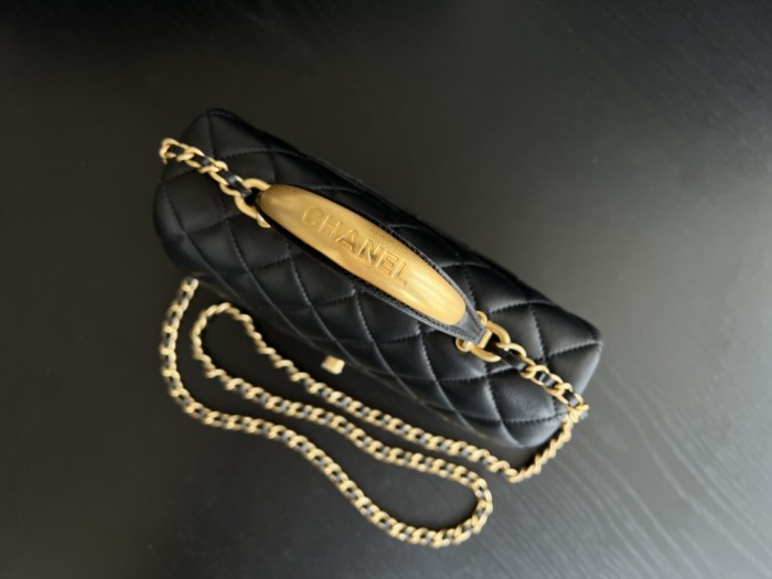 Handbag  Chanel  2431  size  20cmx12cmx6 cm