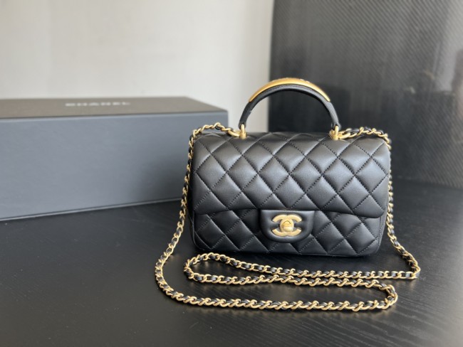 Handbag  Chanel  2431  size  20cmx12cmx6 cm