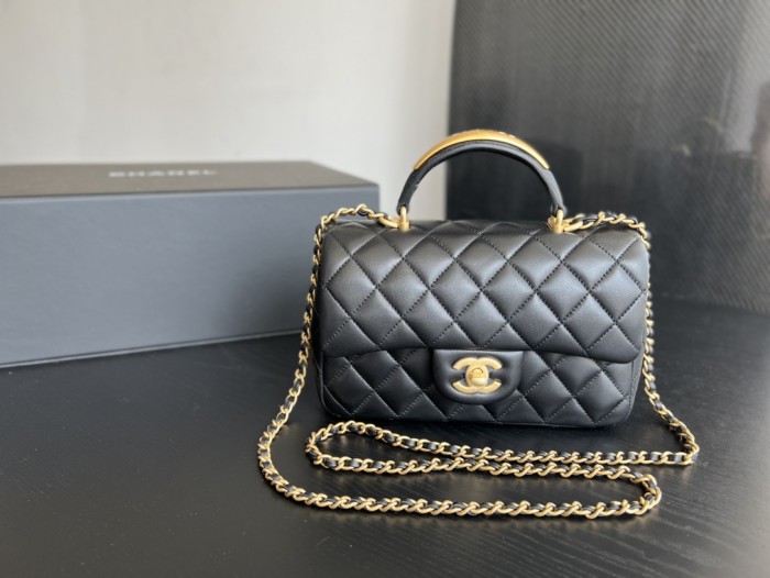 Handbag  Chanel  2431  size  20cmx12cmx6 cm