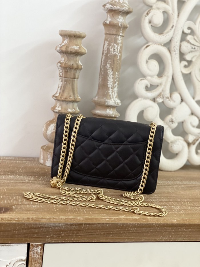 Handbag  Chanel  81221  size  19 cm