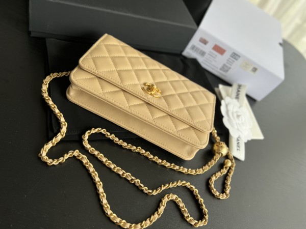 CHANEL WOC Smooth Lambskin Shoulder Bag, Crossbody Bag Trumpets Women's Beige AP1450-B02916-BJ528 size 19*13*4 cm
