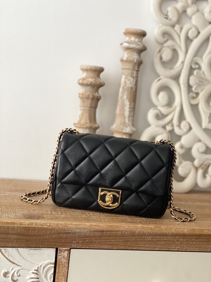 Handbag  Chanel  3474  size 15*20*8 cm