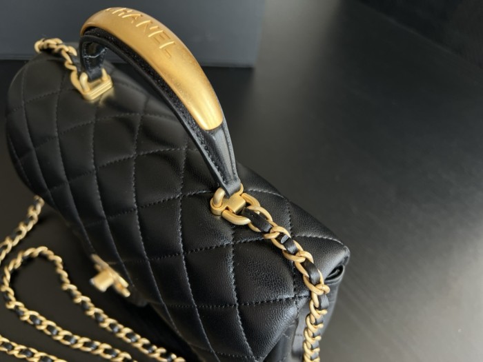 Handbag  Chanel  2431  size  20cmx12cmx6 cm