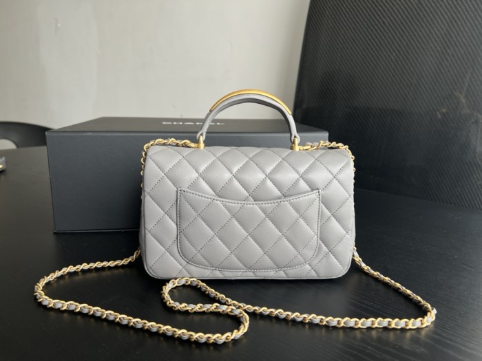  Handbag  Chanel  2431  size 20cmx12cmx6 cm