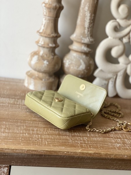 Handbag  Chanel   81228 size  12.5 cm