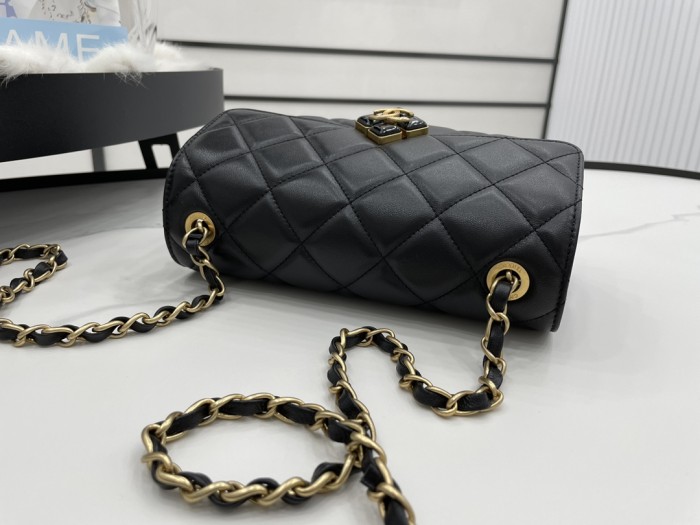 Handbag  Chanel   AS2634 size  22*7*14 cm