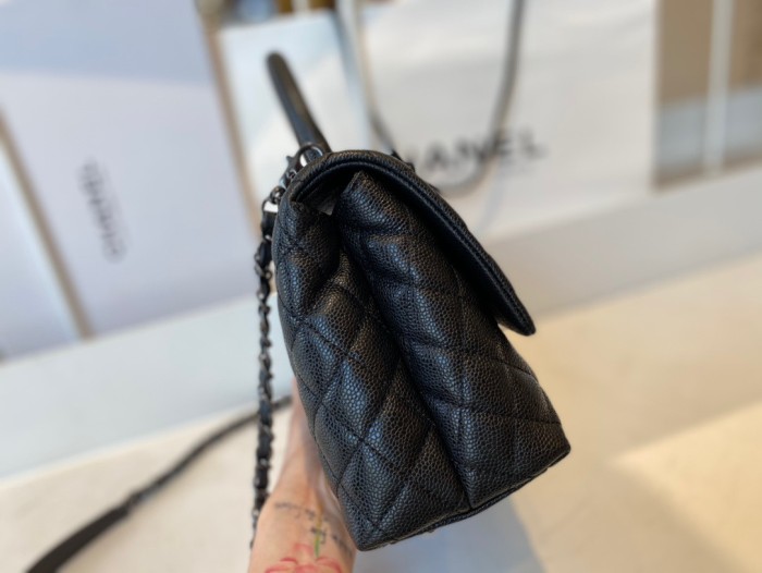 Handbag  Chanel   92991  size  28 cm