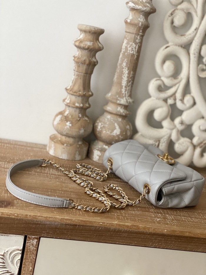 Handbag  Chanel  3473  size  13*18*6 cm