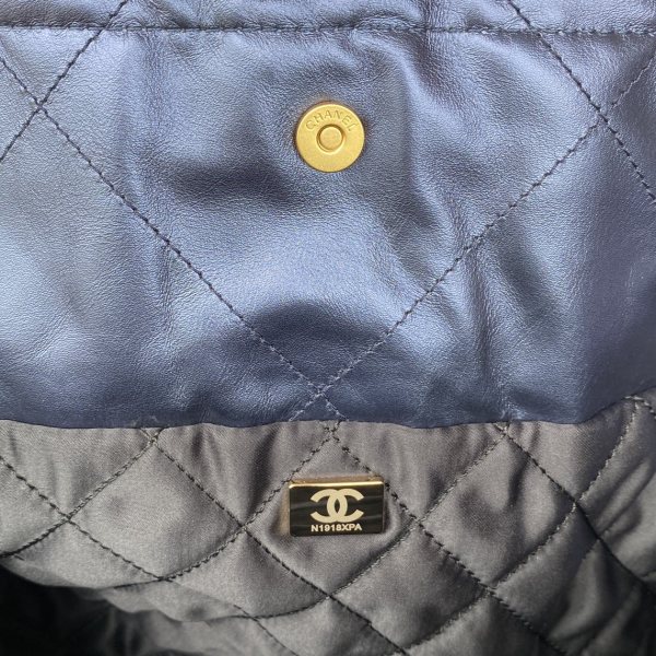  Handbag   Chanel  AS3261  size 39×42×8 cm