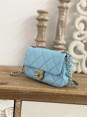 Handbag  Chanel 3473  size  13*18*6 cm