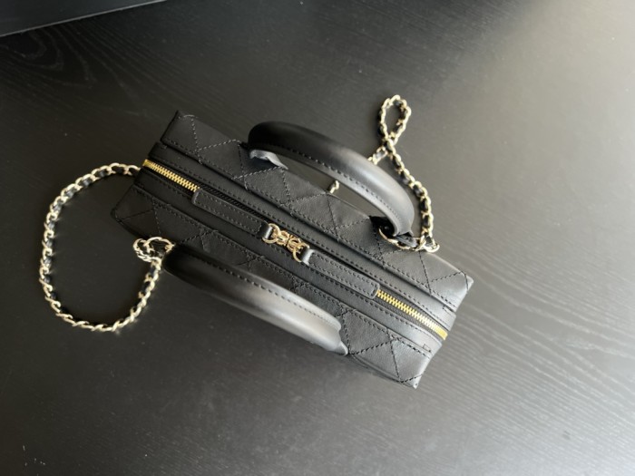  Handbag  Chanel  3344  size  20.5cm15cmx10.5 cm