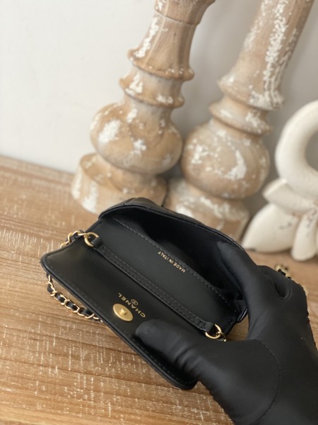 Handbag  Chanel  81228 size  12.5 cm