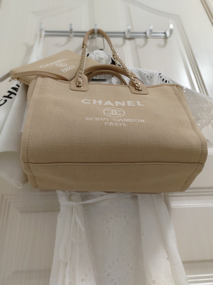 Handbag   Chanel   size  38 cm