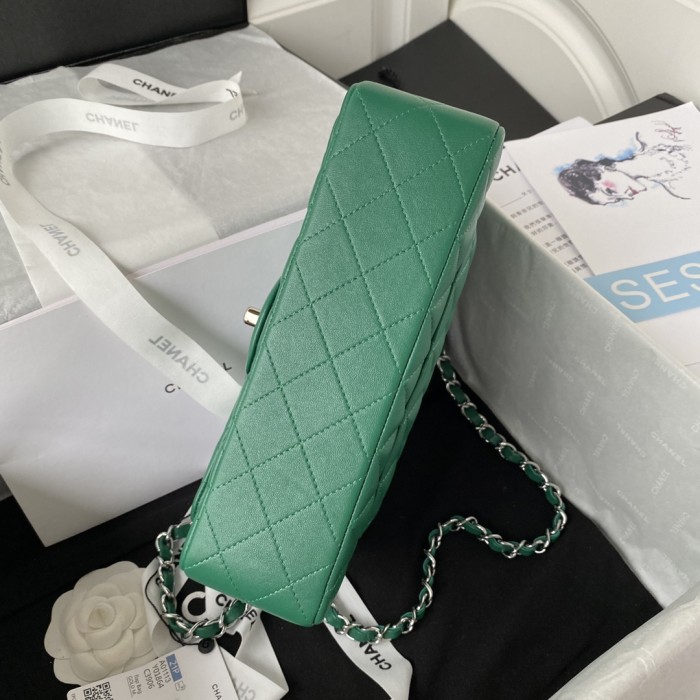 Handbag  Chanel  A01113  size 23 cm