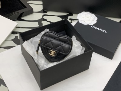  Handbag  Chanel  size  8*8.5*5.5* cm