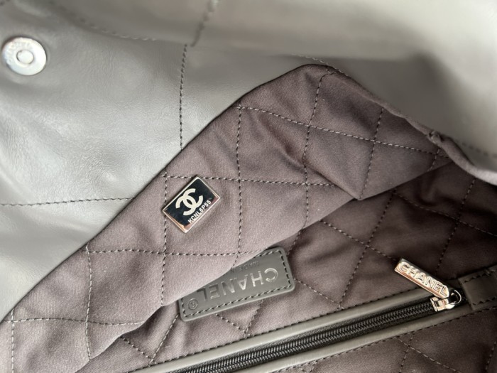 Handbag  Chanel  size  35cmx37cmx7 cm