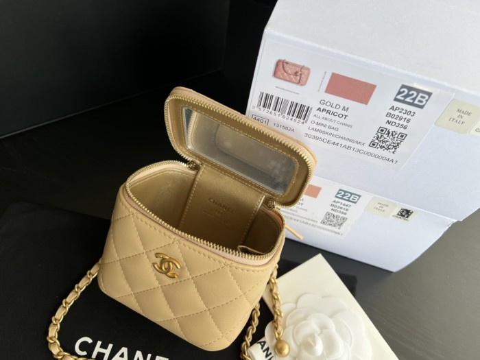 Handbag  Chanel AP1447  size 8.5cmx11cmx7 cm