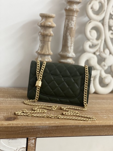 Handbag  Chanel   81221  size  19 cm