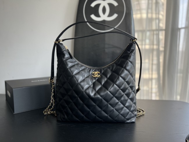 Handbag  Chanel   size  35cmx37cm11 cm