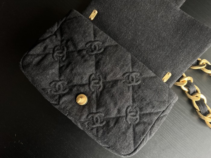  Handbag  Chanel  3216  size  23 cm 