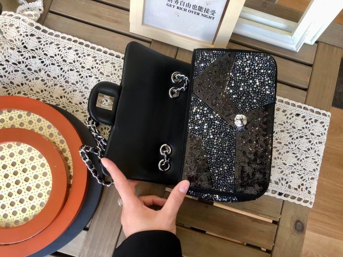 Handbag  Chanel   size  𝟐𝟎 𝐜𝐦